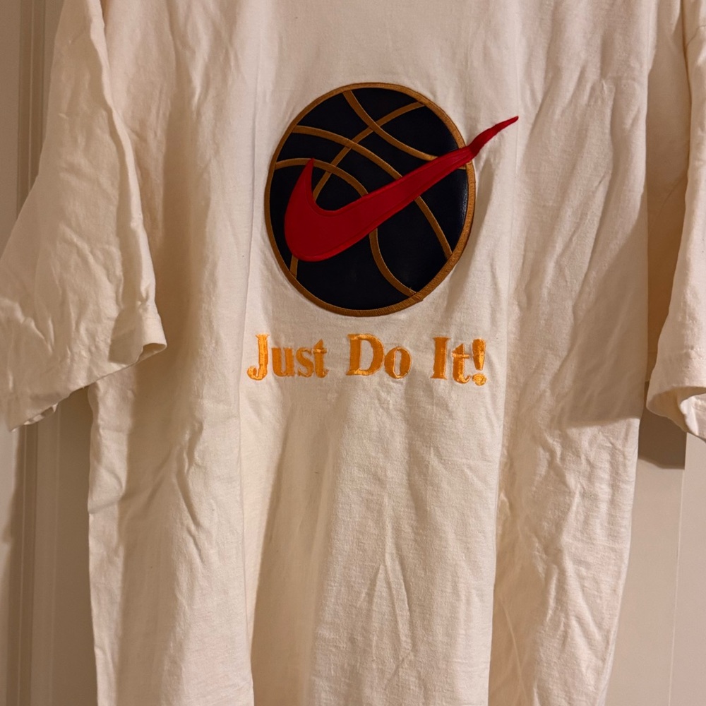 Nike VINTAGE Cream T-Shirt with LEATHER Logo